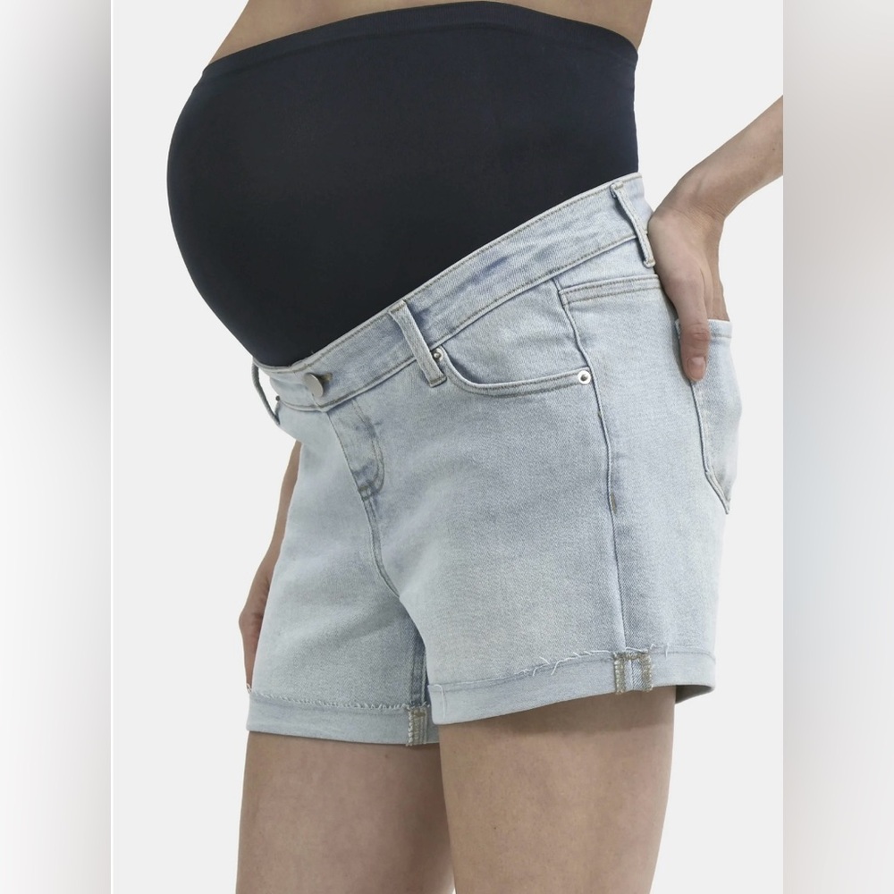 NWOT - Maternity Denim Shorts.